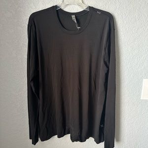 Lululemon metal vent breathe long sleeve EUC black size Large
